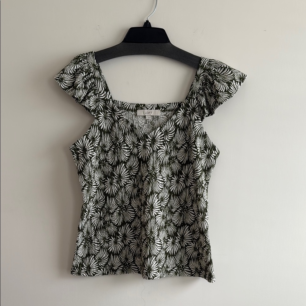 LOFT Green and White Ruffled Cap Sleeve Blouse